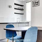 Bm-Nid Cosy A Oberkampf - Pour Deux