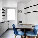 Bm-Nid Cosy A Oberkampf - Pour Deux